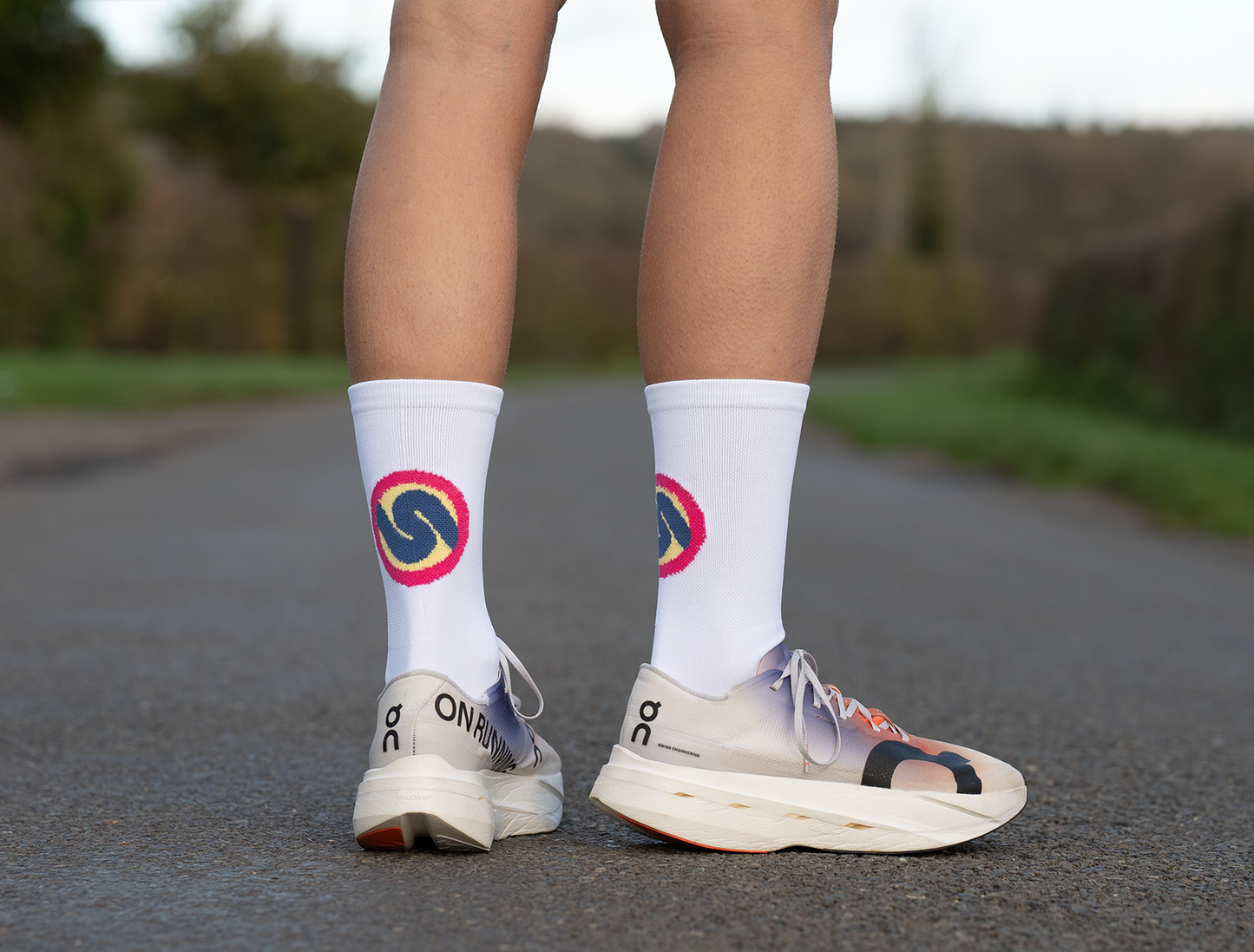 SUSPENSE RUNNING & CYCLING SOCKS: ROYAL BLUE CIRCLE